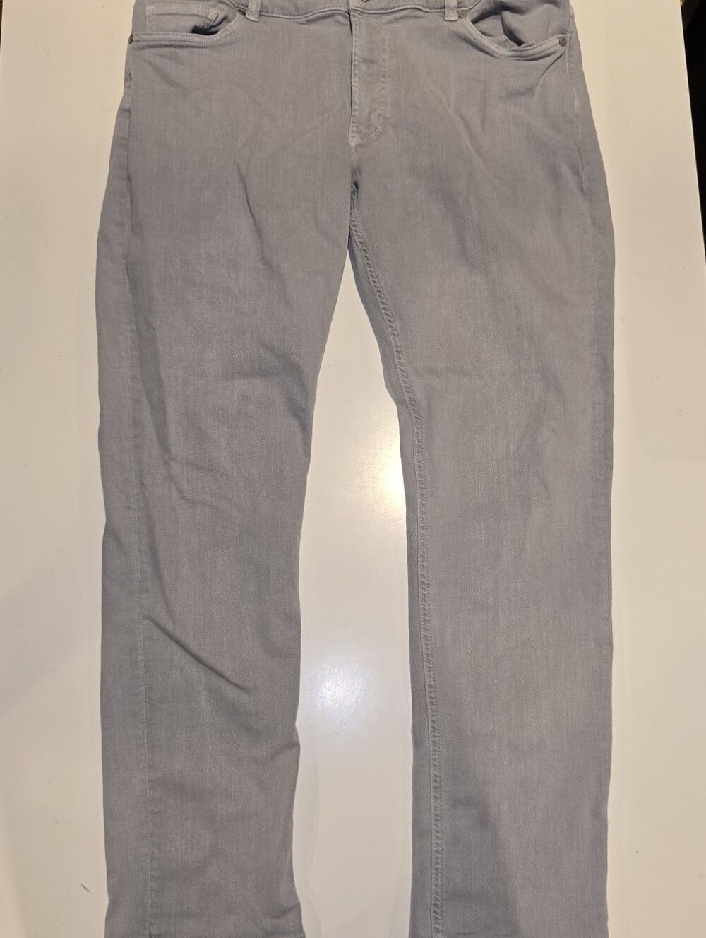 Peter Millar Crown Crafted Men's Straight Jeans in Light Gray